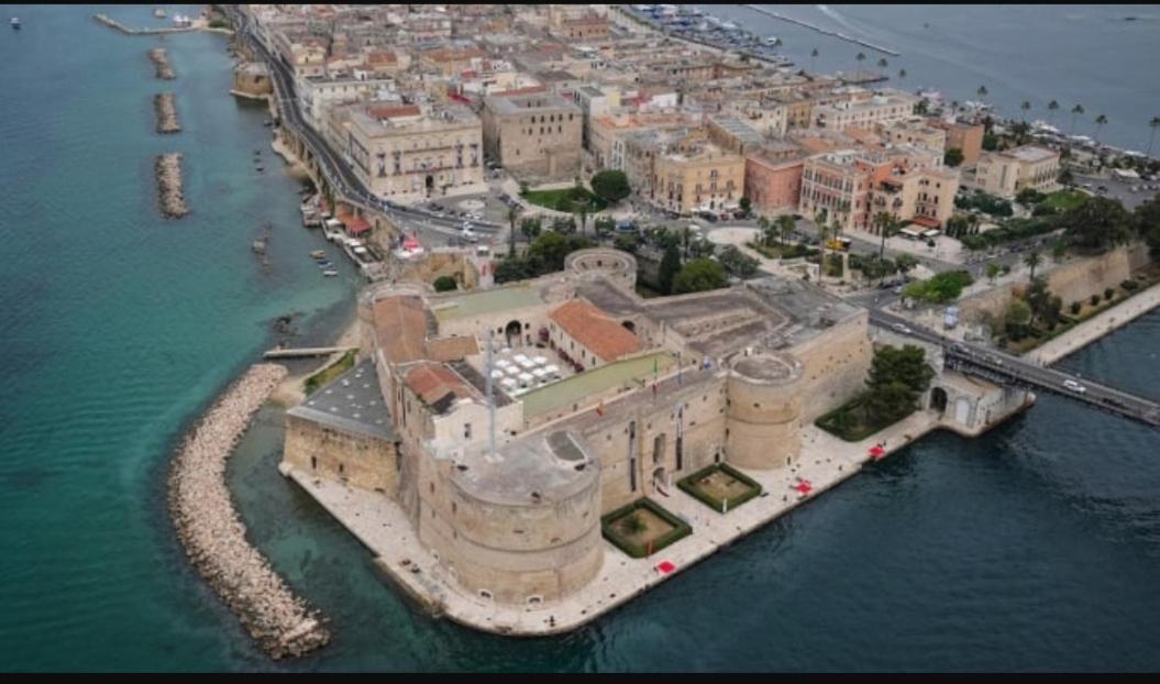 La Casa Di Teresa Hotel Taranto Exterior foto